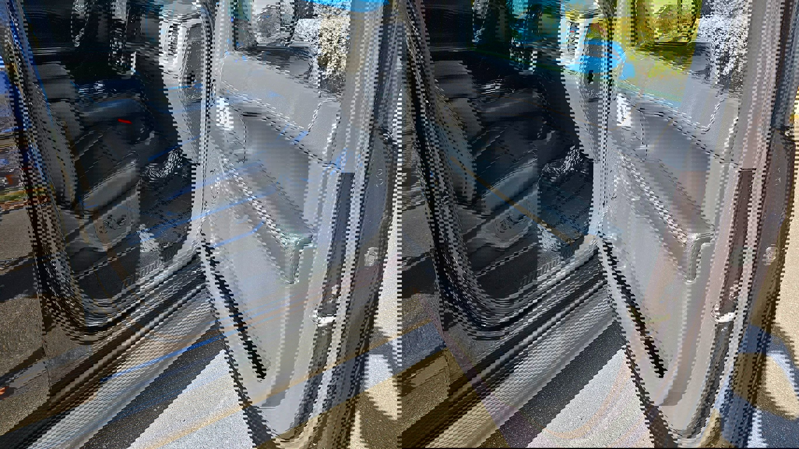 Used 2024 Ford Expedition XLT image 30