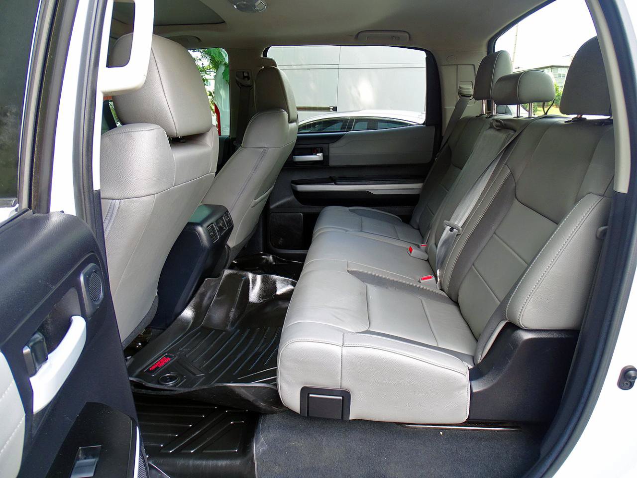 Used 2020 Toyota Tundra Limited w/ Limited Premium Package AWD/4WD image 37