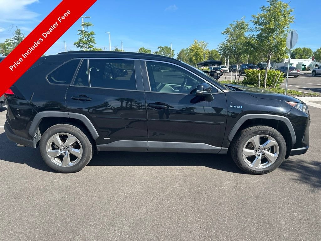 Used 2021 Toyota RAV4 XLE Premium AWD/4WD image 5