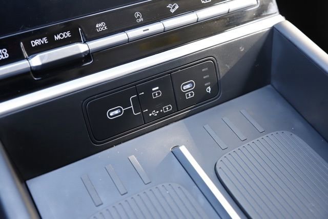 Certified 2025 Hyundai Santa Fe XRT image 32