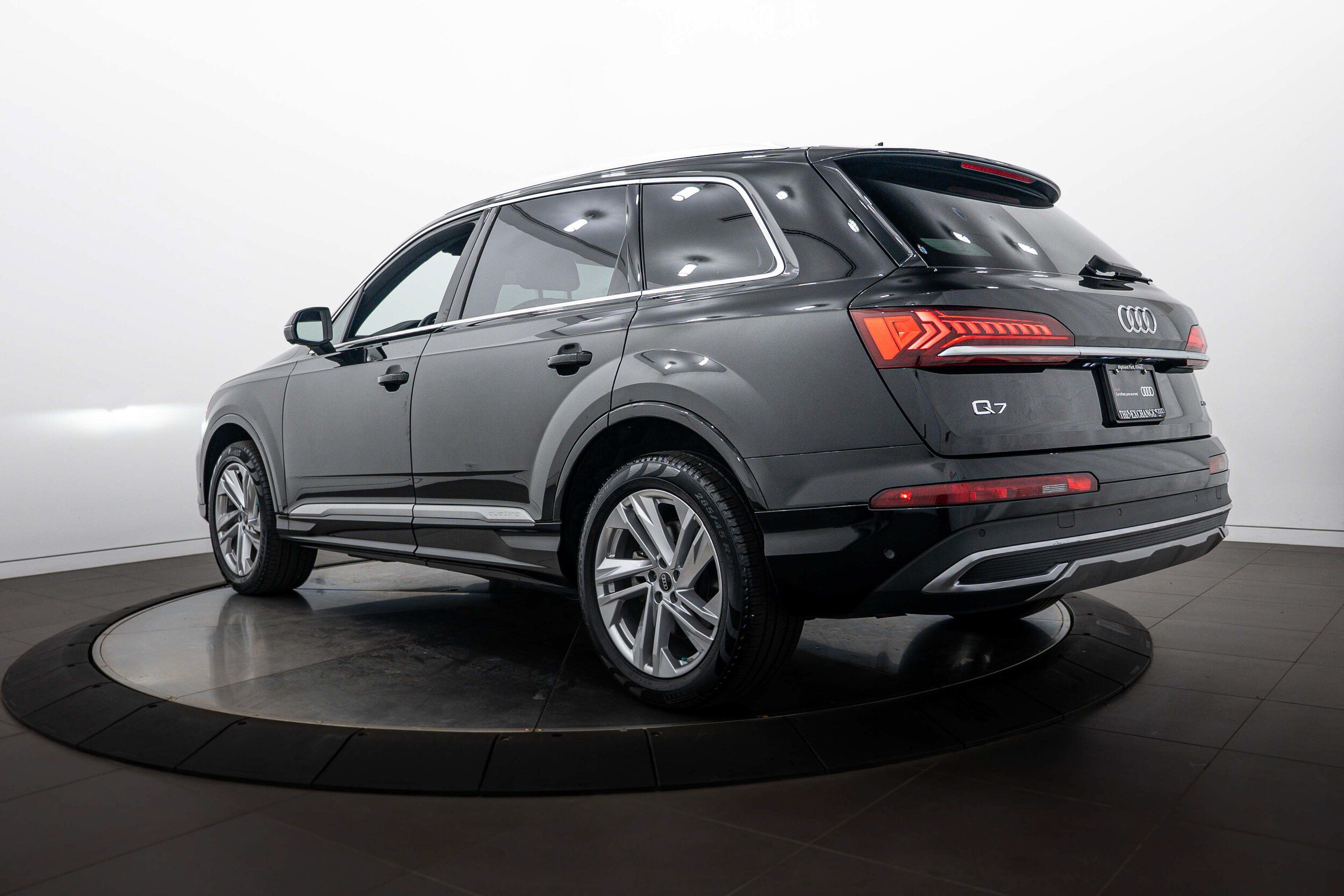 Certified 2023 Audi Q7 2.0T Premium w/ Convenience Package AWD/4WD image 5