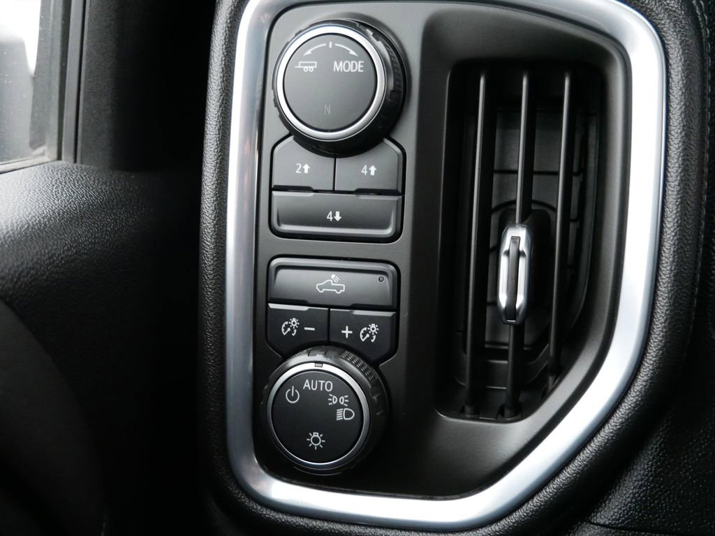 Used 2021 Chevrolet Silverado 2500 LT AWD/4WD image 28