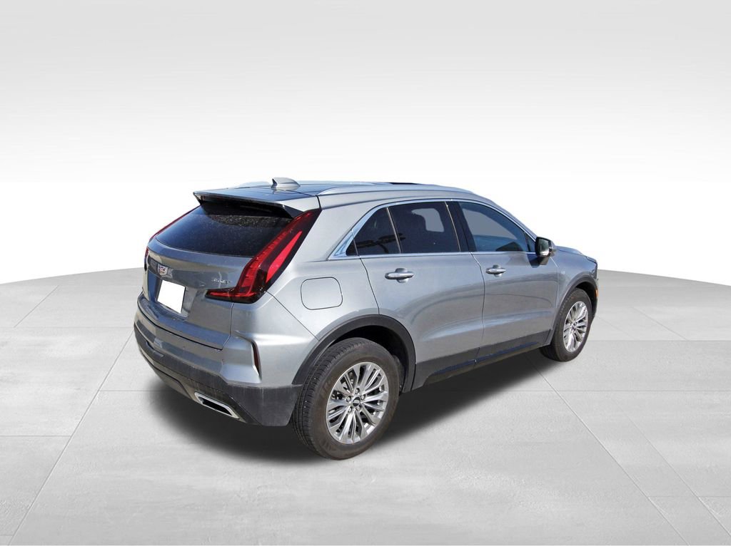 Used 2024 Cadillac XT4 Premium Luxury image 4