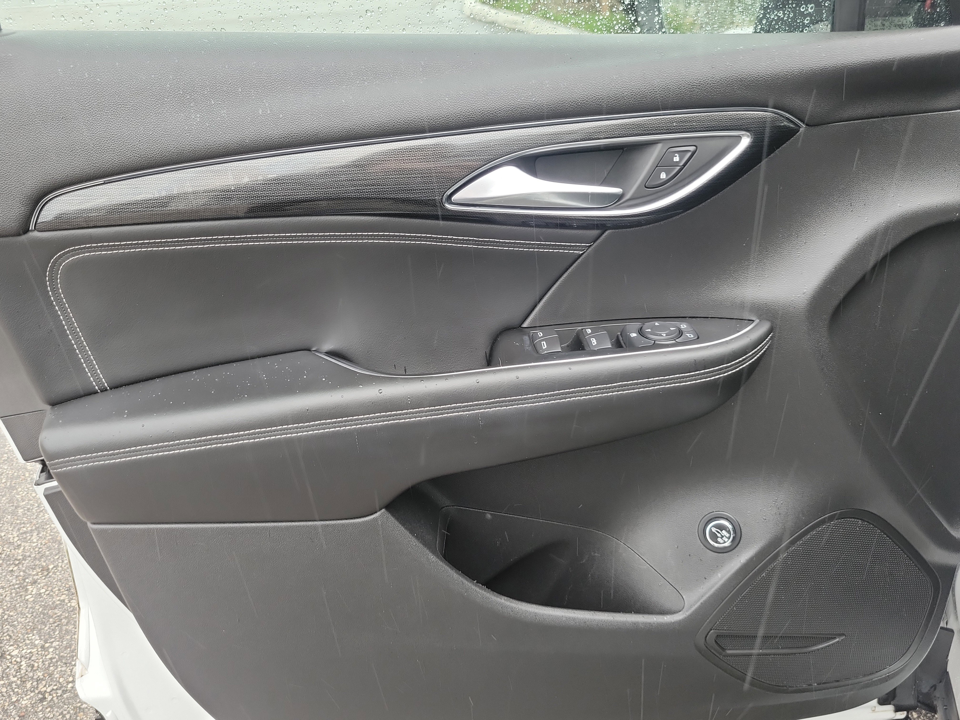 Used 2022 Buick Envision Preferred image 23