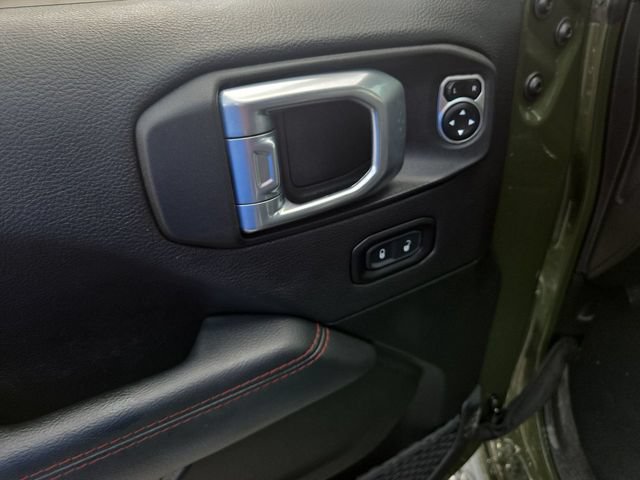 Used 2022 Jeep Gladiator Rubicon w/ LED Lighting Group AWD/4WD image 13