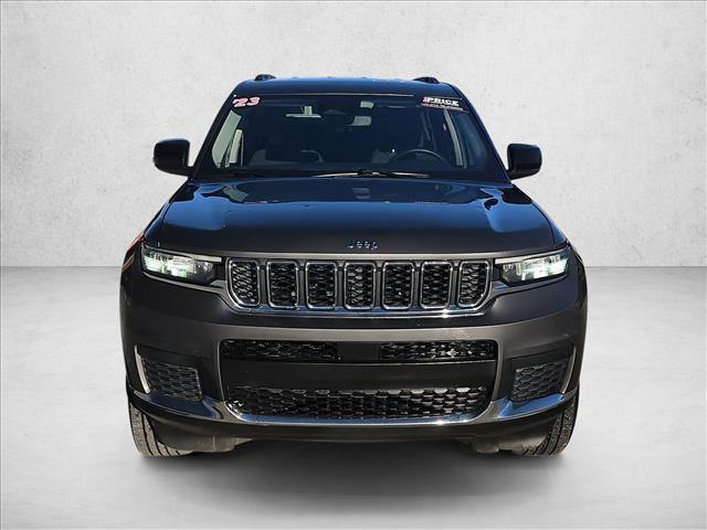 Used 2023 Jeep Grand Cherokee L Laredo image 2