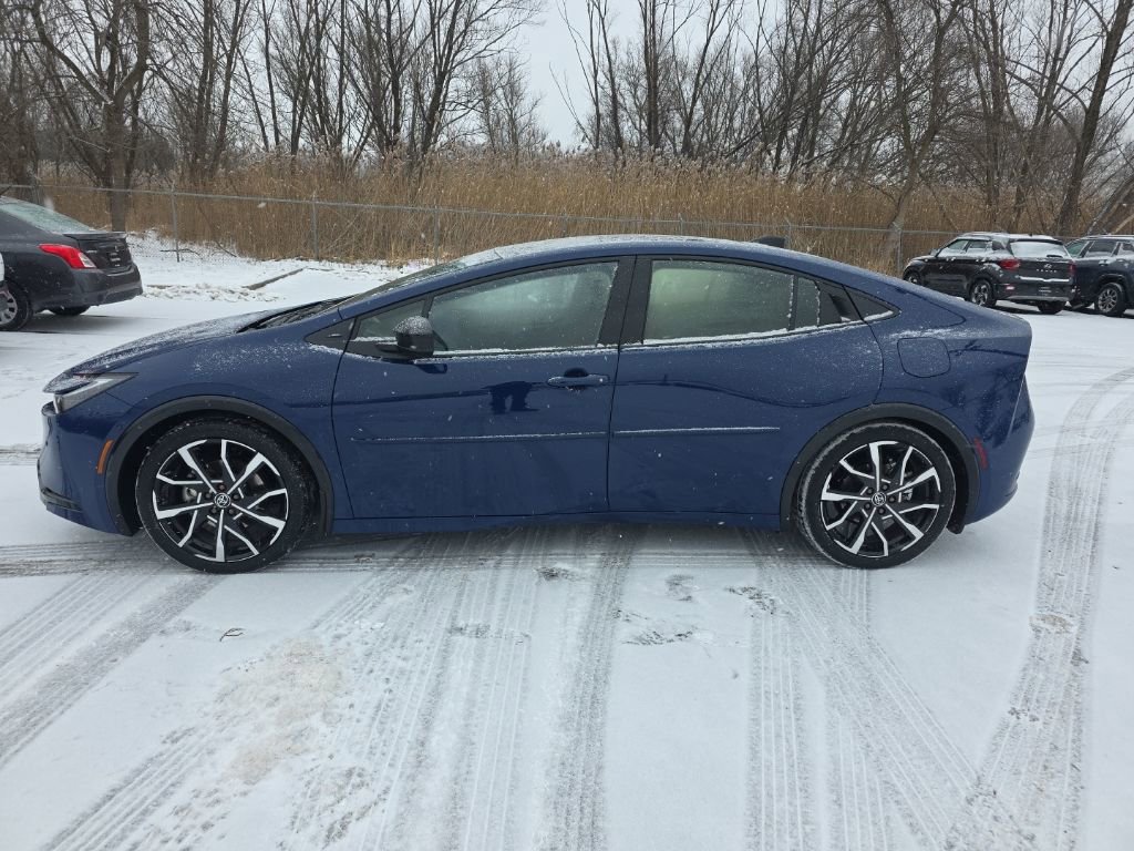 Used 2024 Toyota Prius Prime Premium image 3