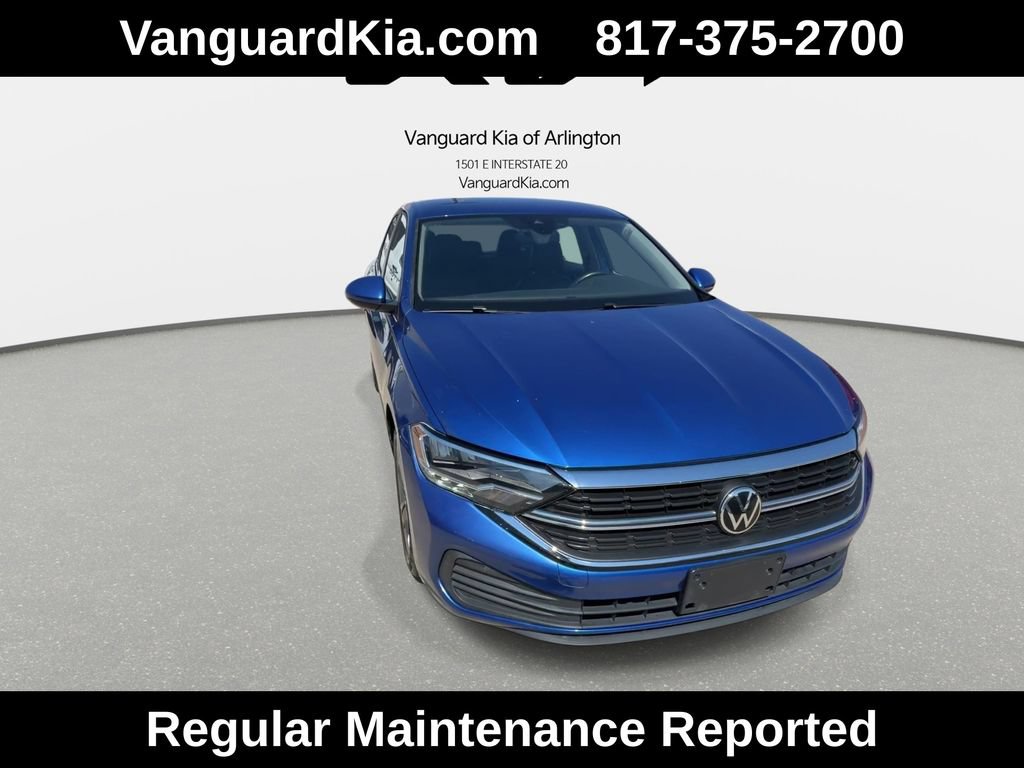 Used 2024 Volkswagen Jetta SE FWD image 3