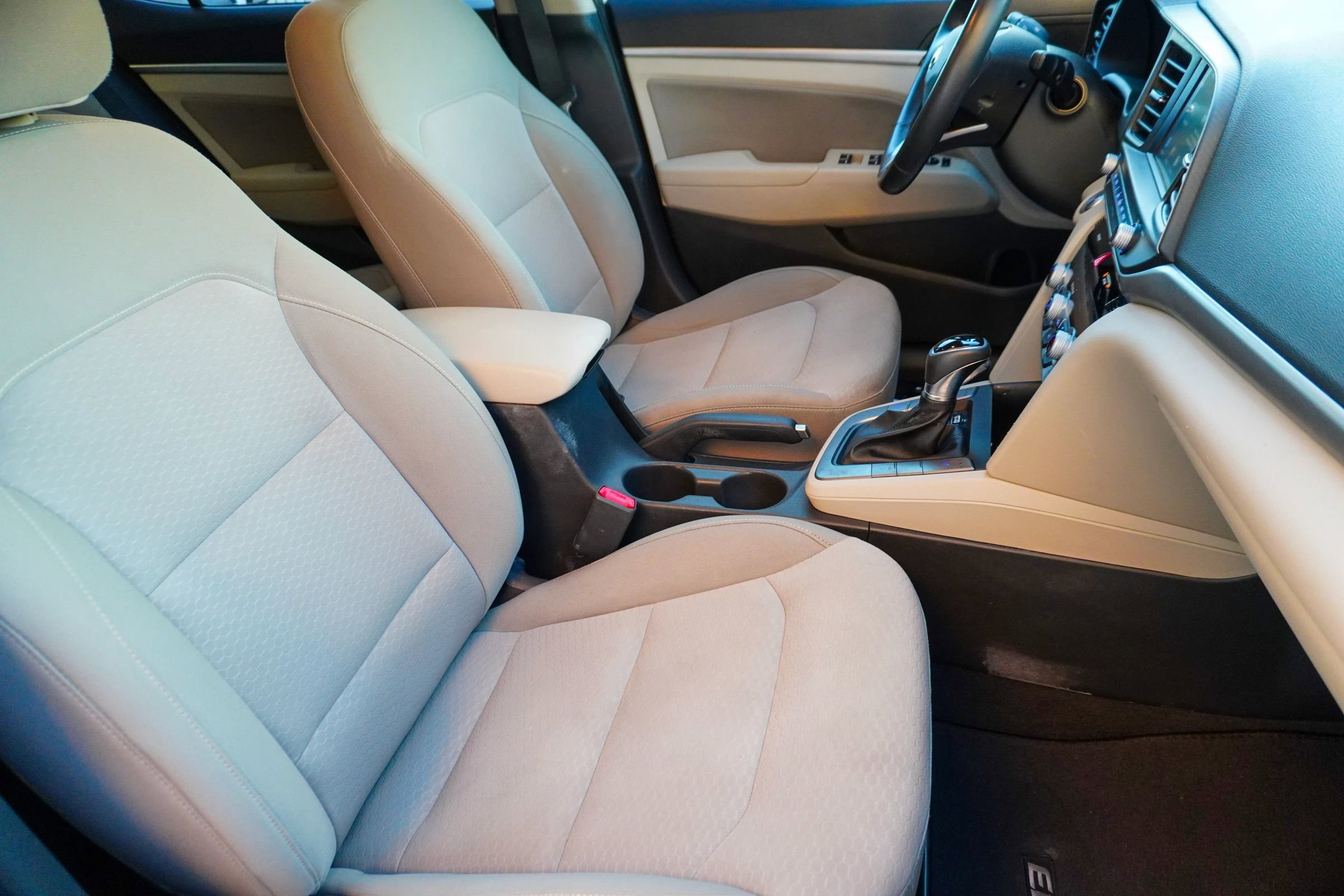 Used 2020 Hyundai Elantra ECO image 23