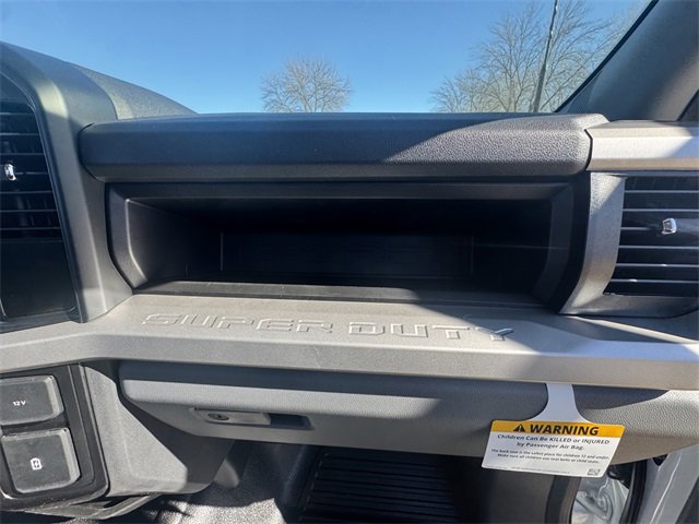 New 2025 Ford F550 4x4 Regular Cab Super Duty image 14