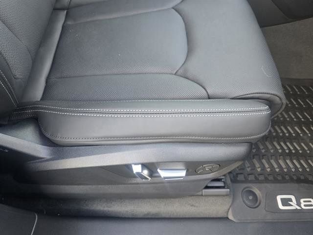 Used 2025 Audi Q8 Prestige w/ Prestige Package image 18