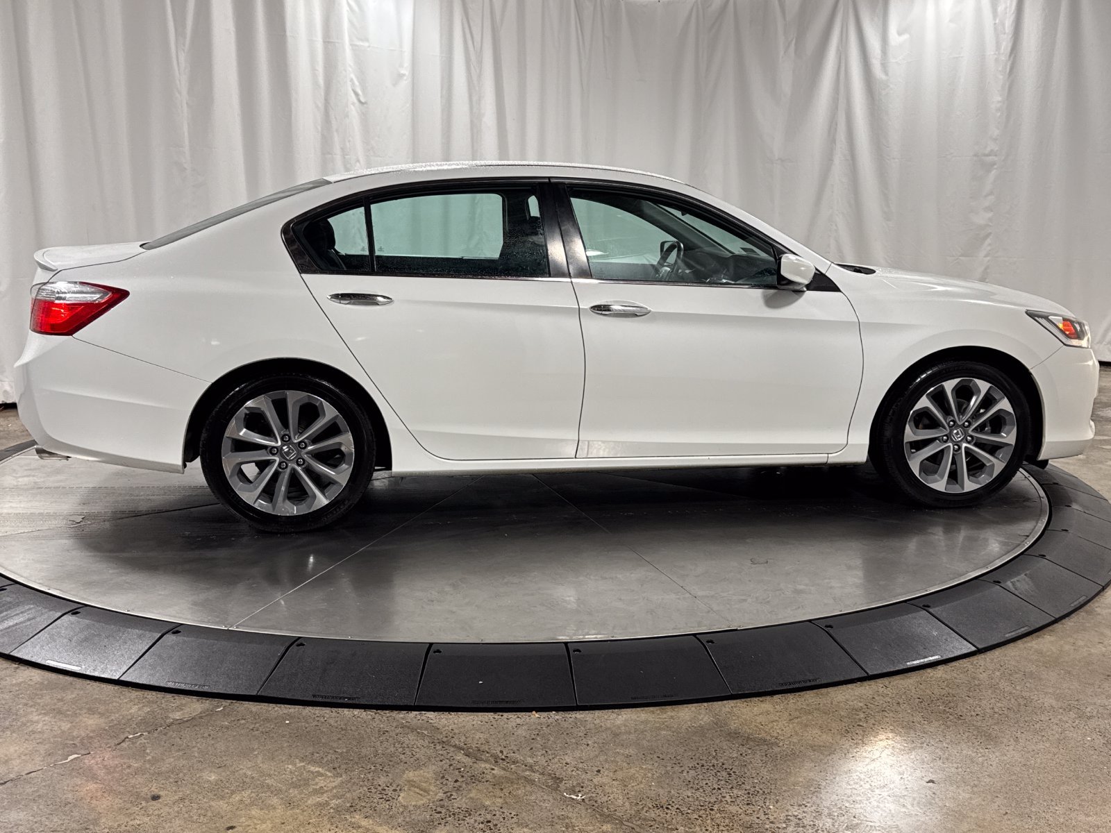 Used 2015 Honda Accord Sport image 6