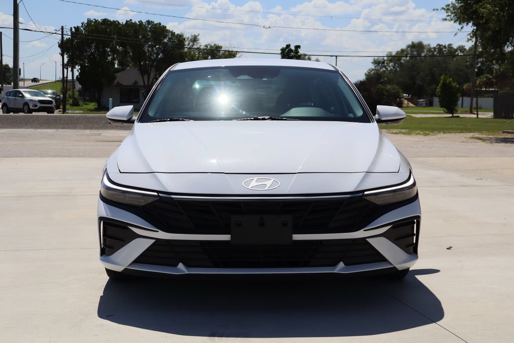 Used 2024 Hyundai Elantra SEL FWD image 4