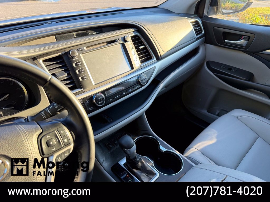 Used 2019 Toyota Highlander XLE AWD/4WD image 39