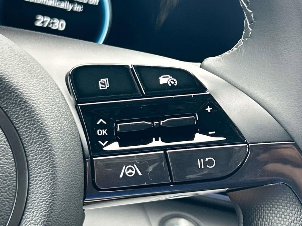 New 2025 Hyundai Elantra SEL FWD image 22