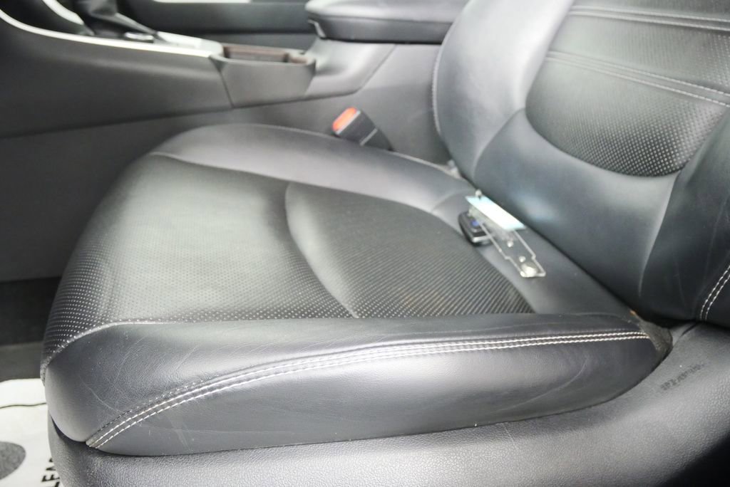 Used 2021 Toyota RAV4 Limited image 7