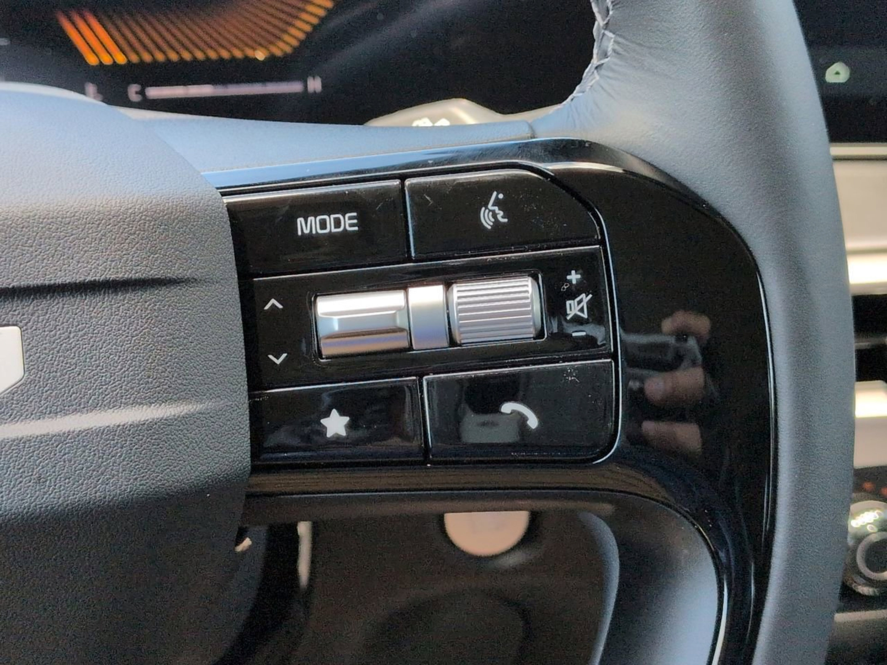 New 2026 Kia Sorento LX FWD image 30
