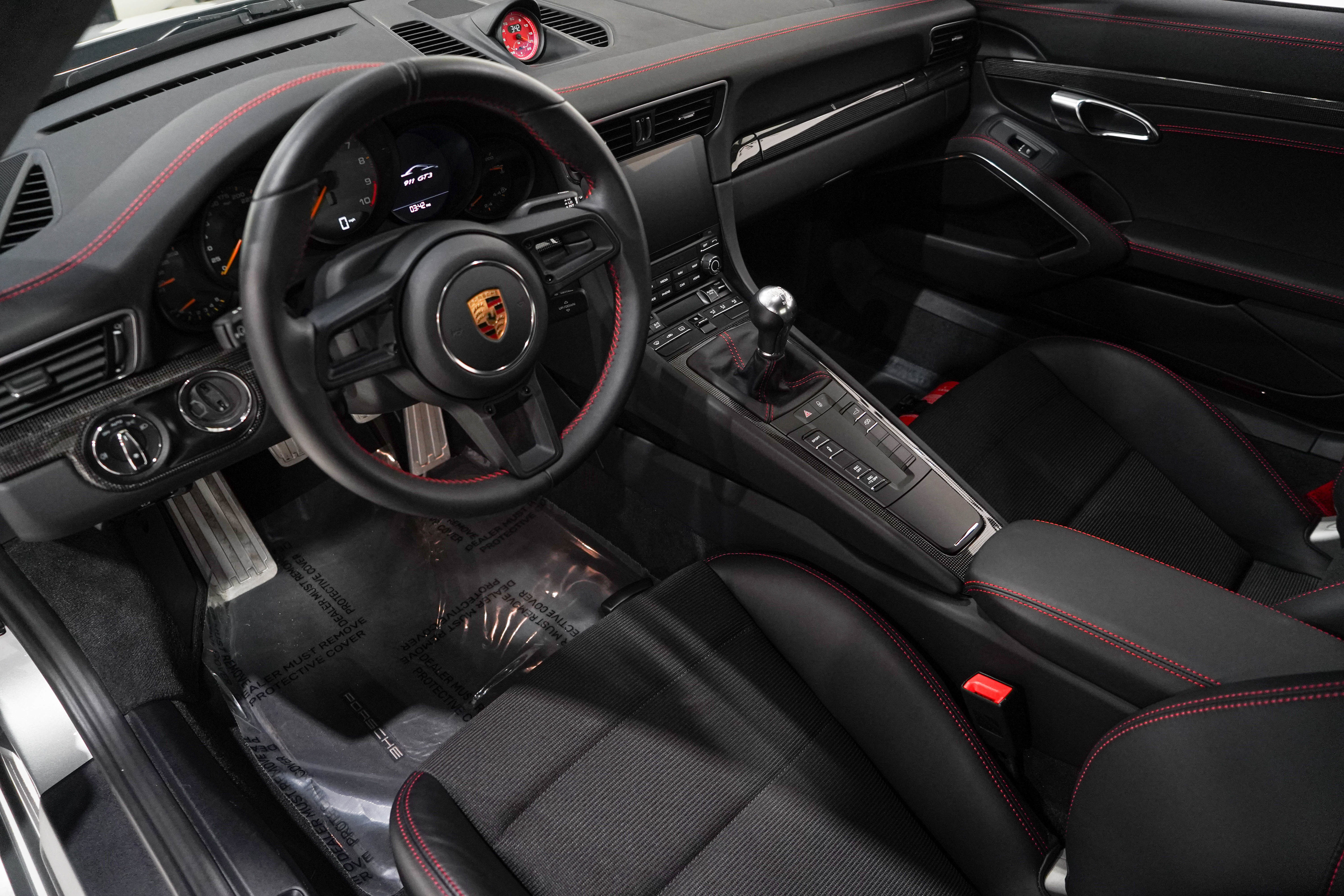 Used 2018 Porsche 911 GT3 RWD image 2