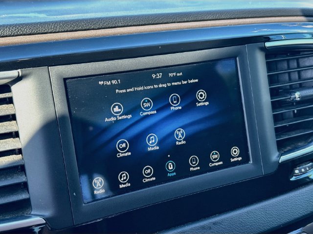 Used 2018 Chrysler Pacifica Touring Plus w/ Tire & Wheel Group FWD image 18