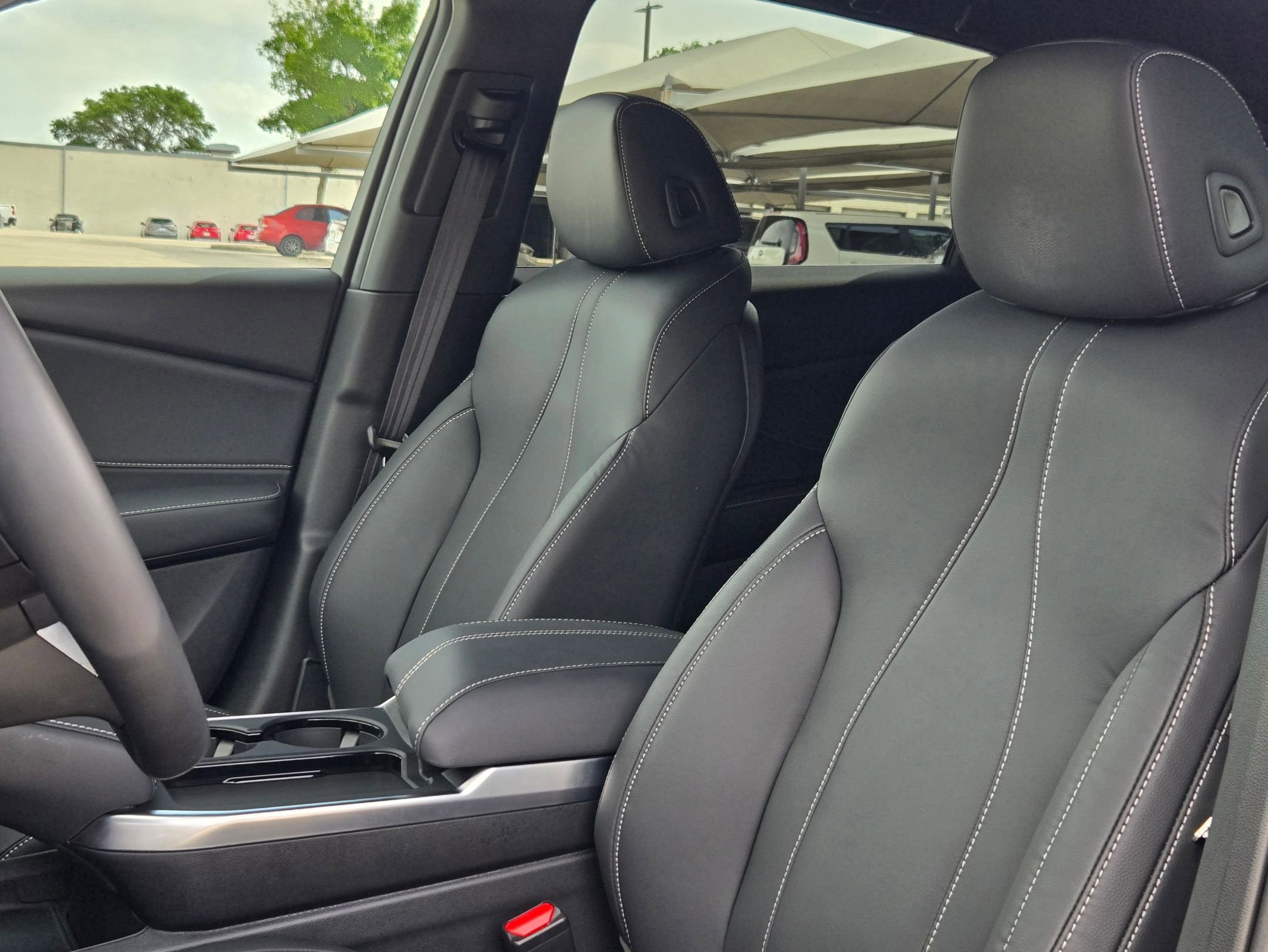 Used 2025 Acura RDX SH-AWD image 14