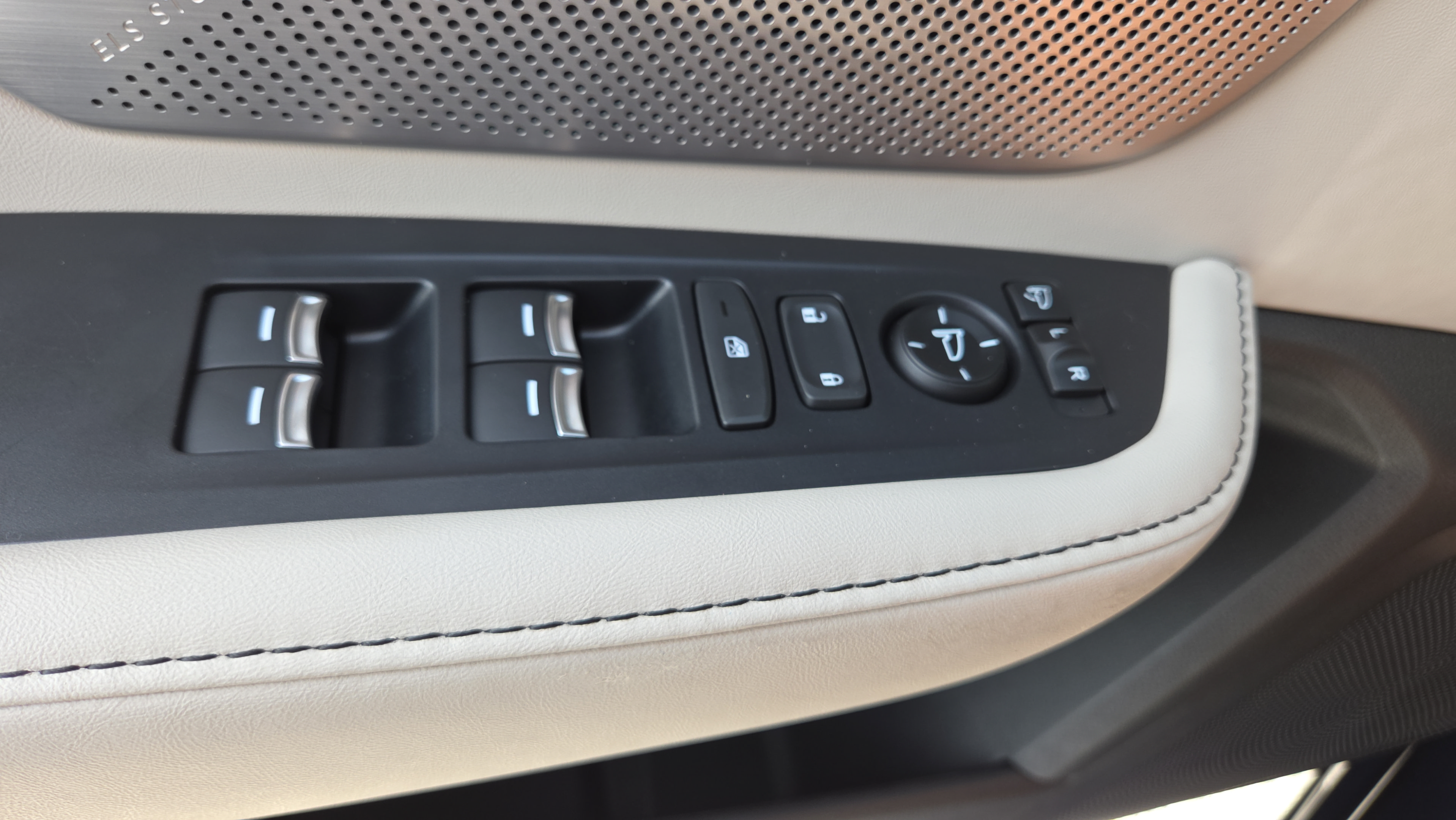Certified 2026 Acura RDX SH-AWD w/ Advance Package image 35
