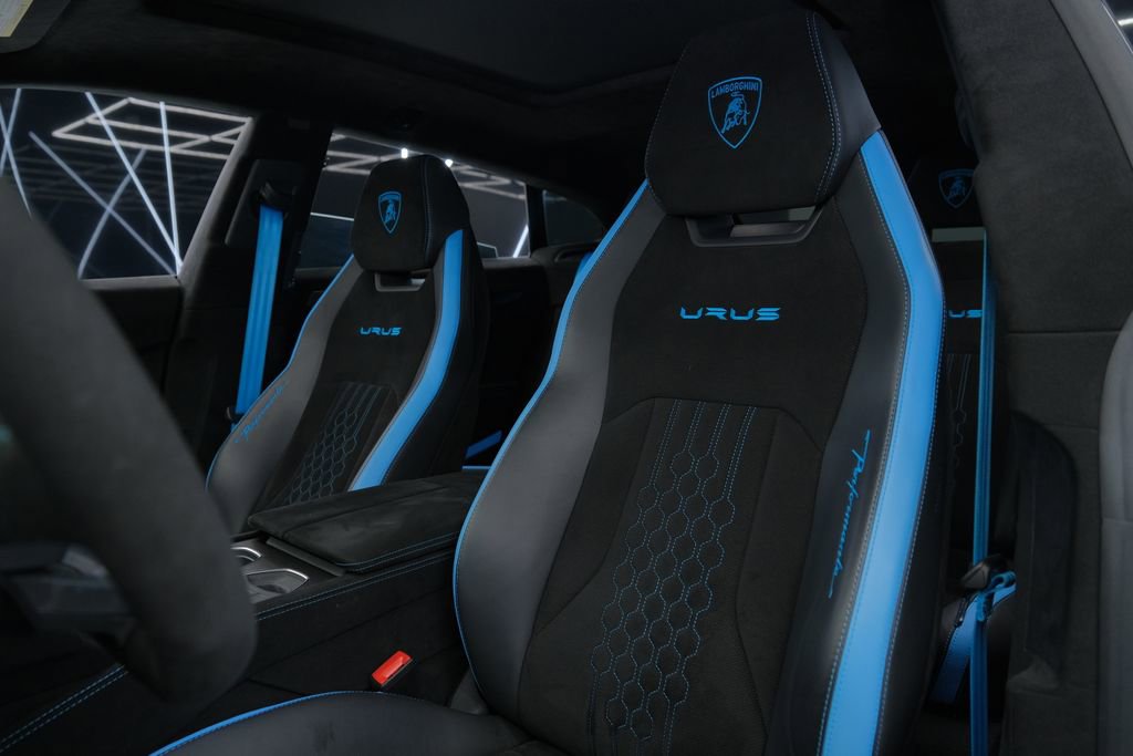 Used 2024 Lamborghini Urus Performante AWD/4WD image 16