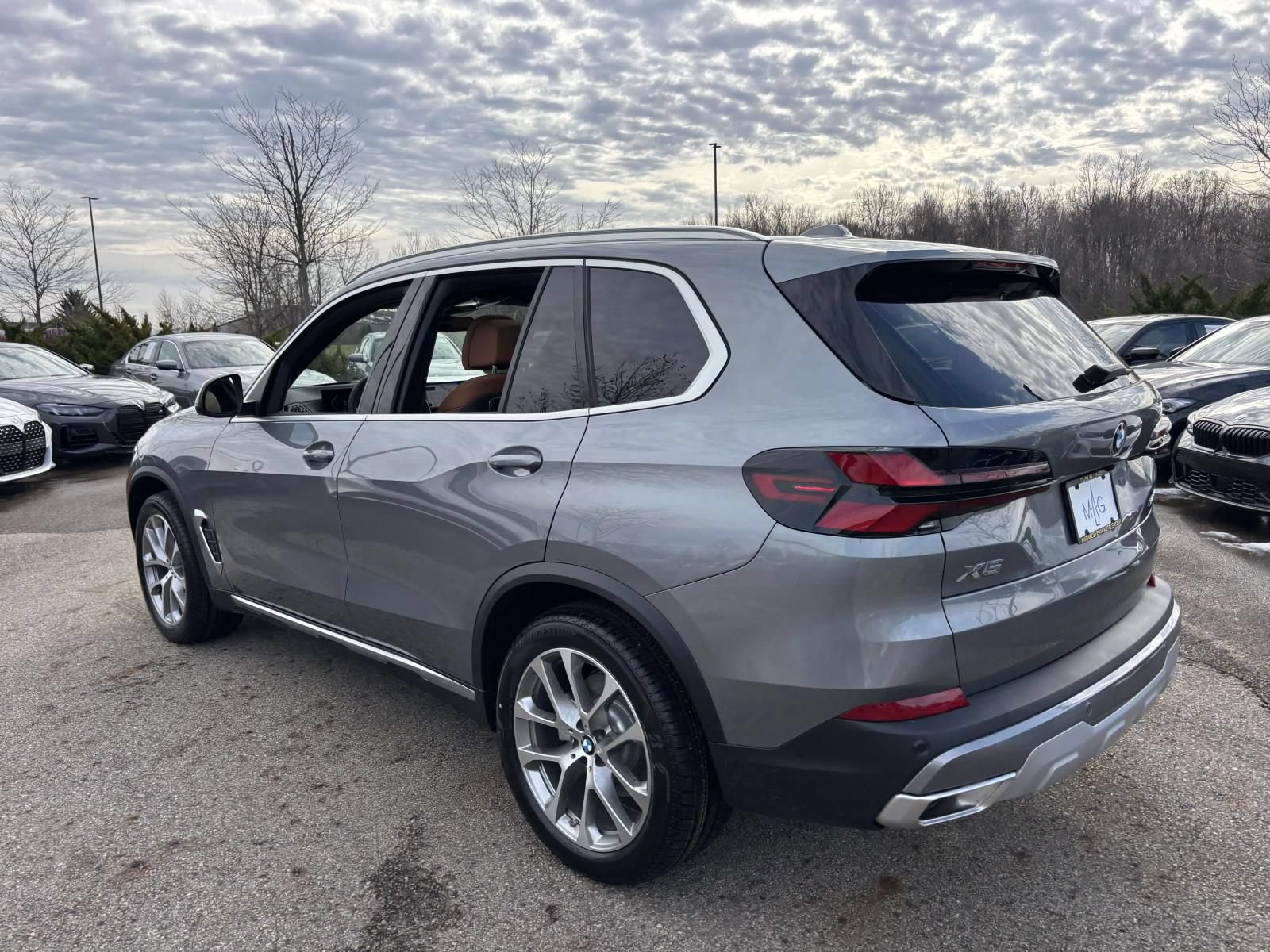 Used 2026 BMW X5 xDrive40i w/ Climate Comfort Package AWD/4WD image 5