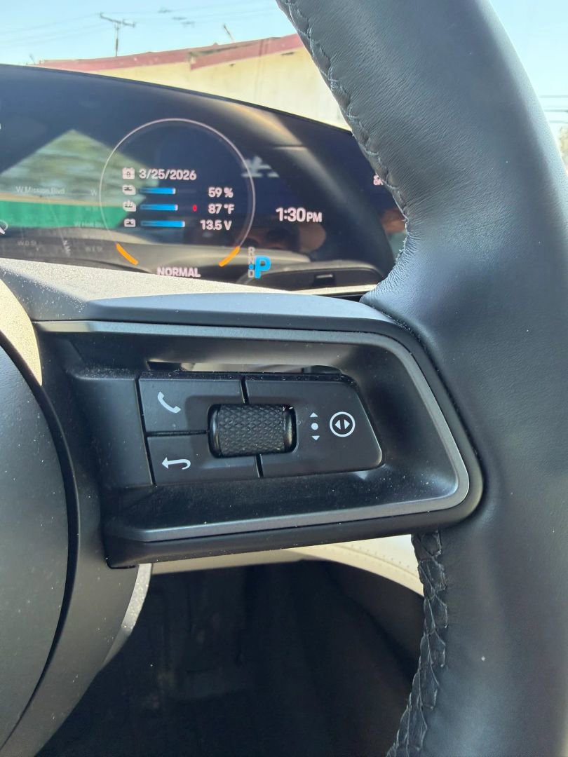 Used 2020 Porsche Taycan 4S image 21