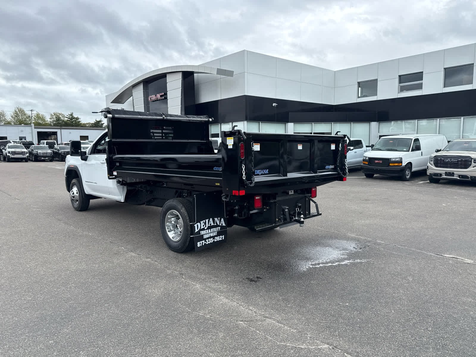 New 2026 GMC Sierra 3500 SLE w/ SLE Convenience Package AWD/4WD image 3