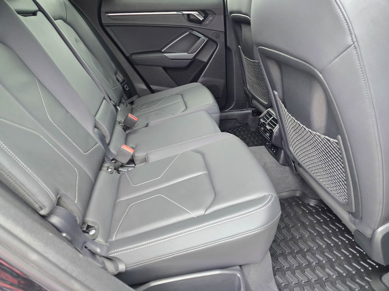 Used 2024 Audi Q3 2.0T Premium Plus w/ Premium Plus Package AWD/4WD image 37