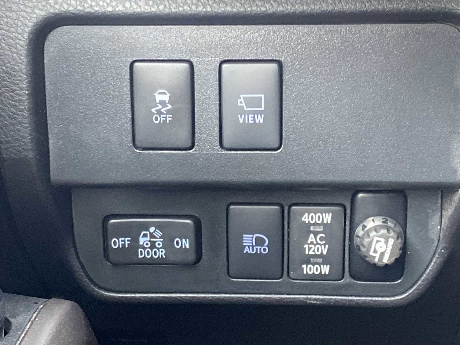 Used 2023 Toyota Tacoma Limited w/ Black Out Package (TMS) image 30