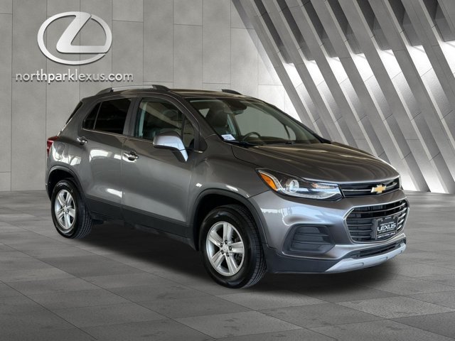 Used 2020 Chevrolet Trax LT w/ LT Convenience Package AWD/4WD image 5