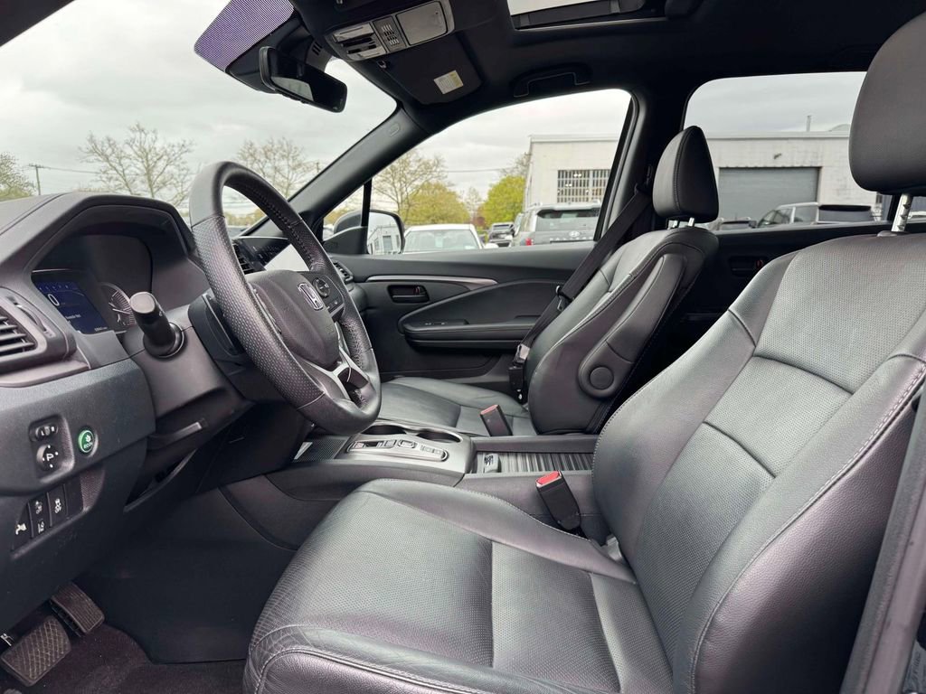 Used 2023 Honda Passport EX-L image 16