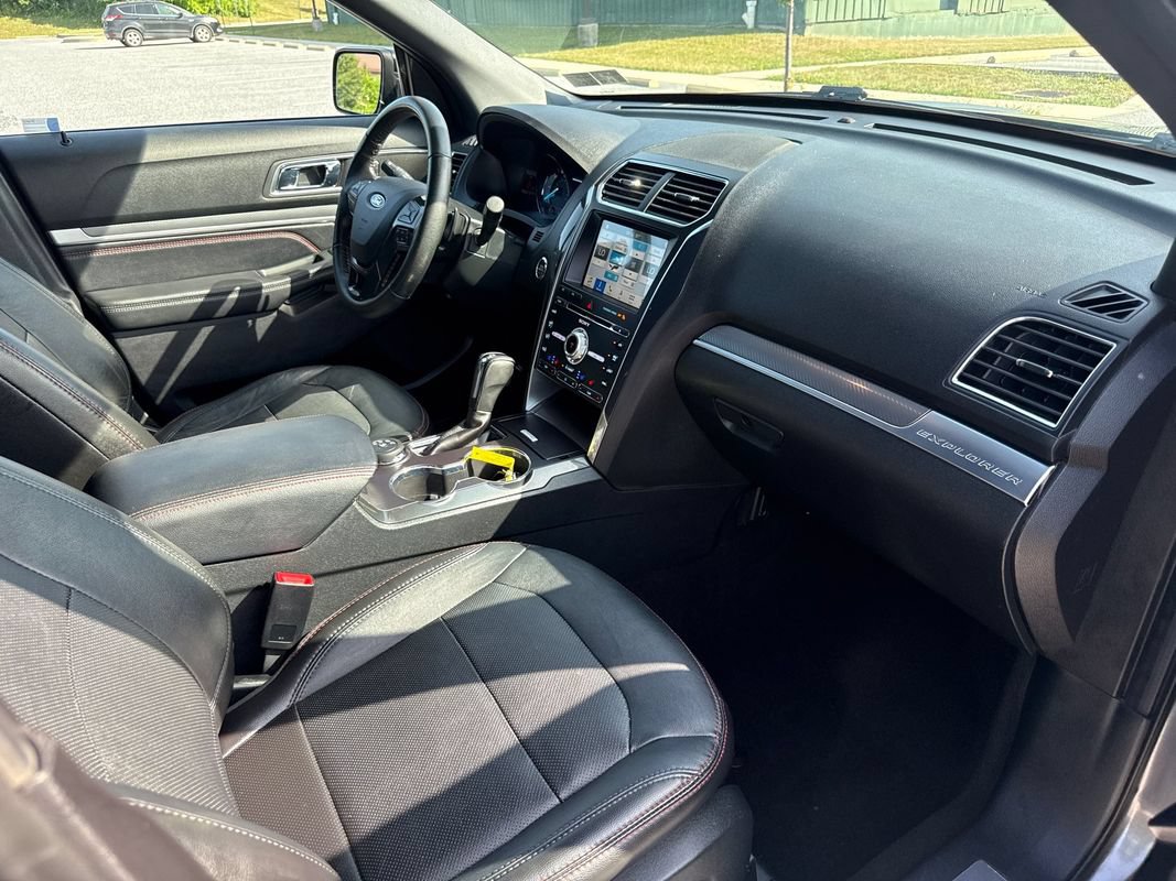 Used 2018 Ford Explorer Sport w/ Equipment Group 401A AWD/4WD image 16