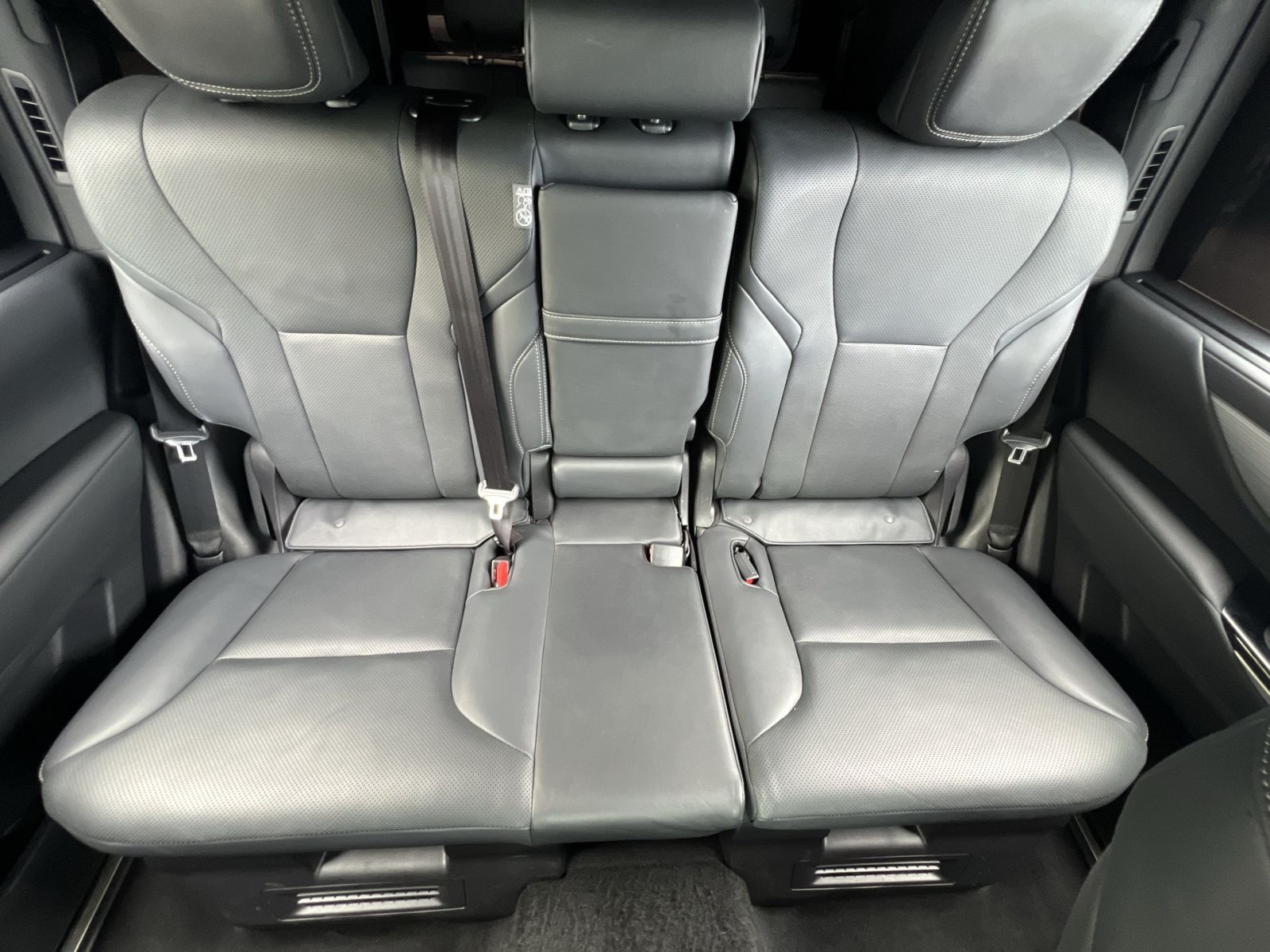 Used 2025 Lexus LX 700h F Sport AWD/4WD image 15