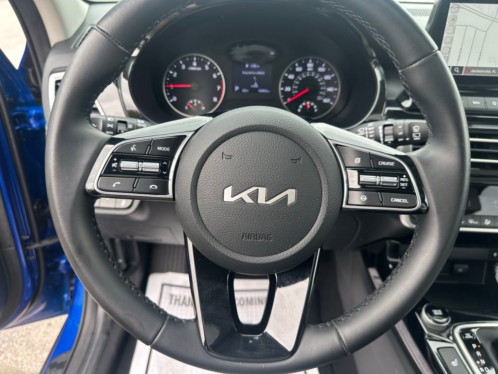 Used 2023 Kia Seltos EX image 25