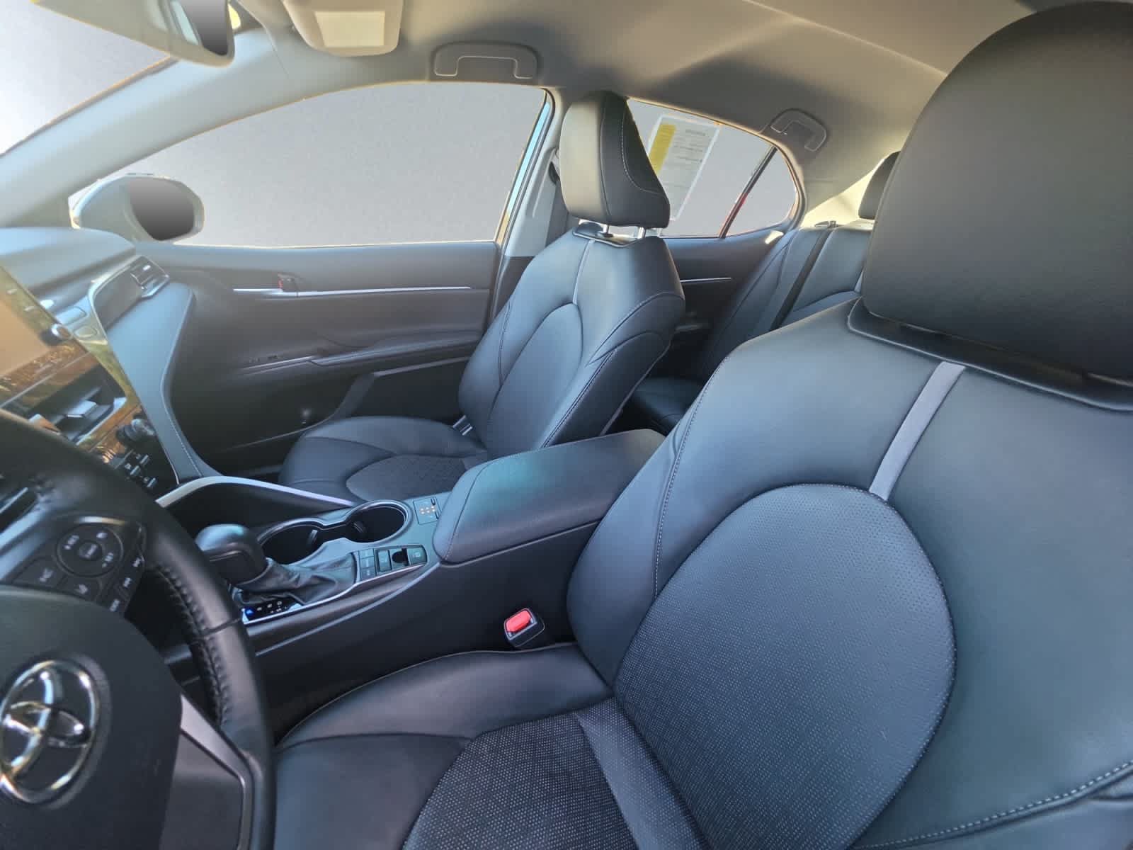 Used 2023 Toyota Camry XSE FWD image 13