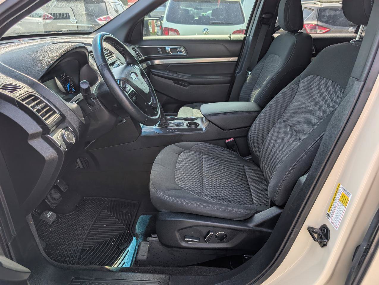 Used 2018 Ford Explorer XLT FWD image 15