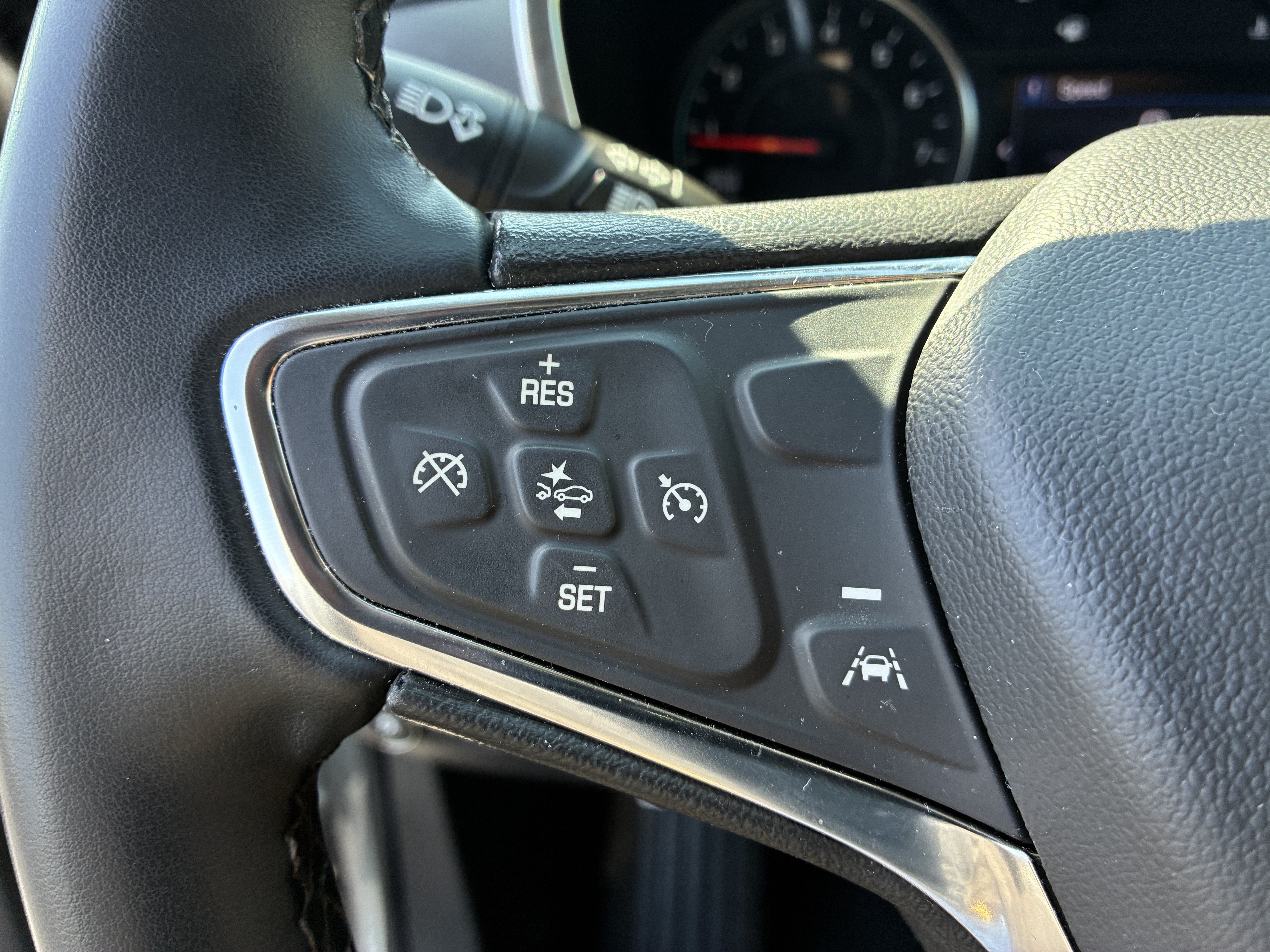 Used 2024 Chevrolet Equinox LT FWD image 30