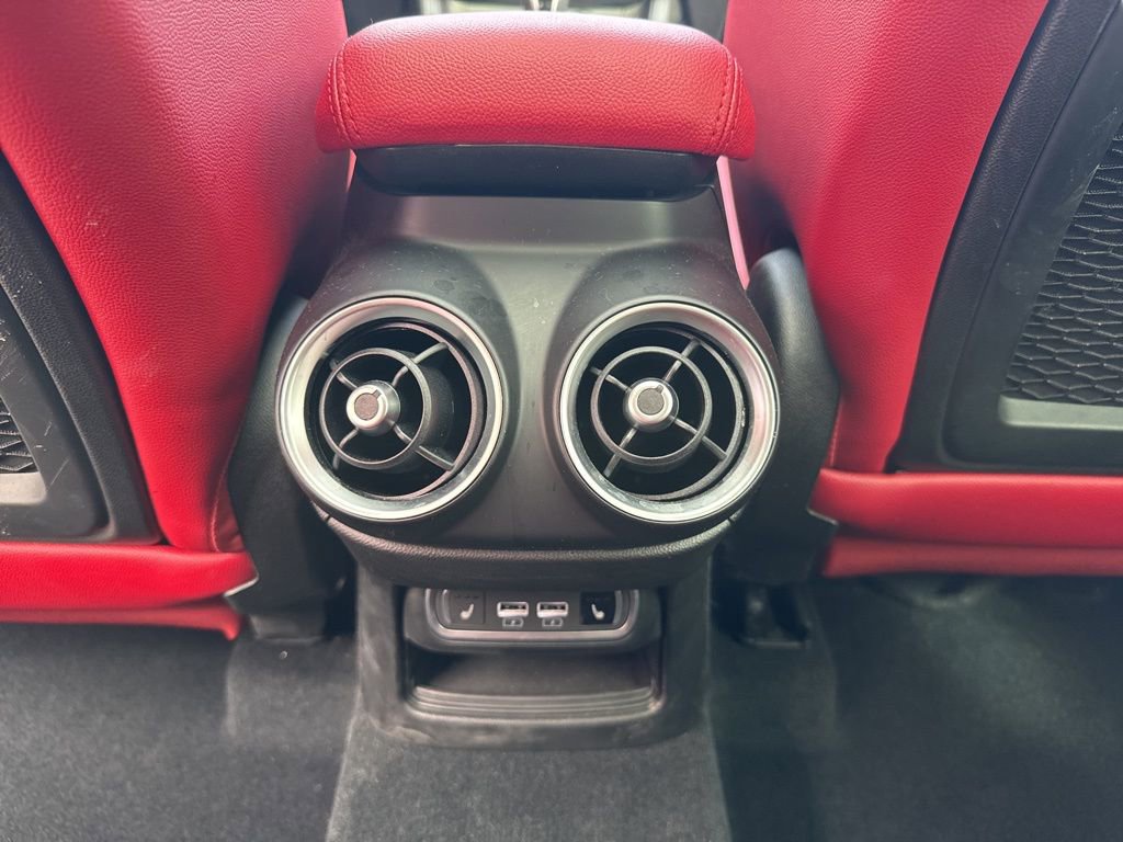 Used 2024 Alfa Romeo Stelvio Veloce image 52