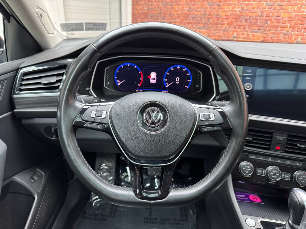 Used 2019 Volkswagen Jetta SEL w/ Cold Weather Package FWD image 13