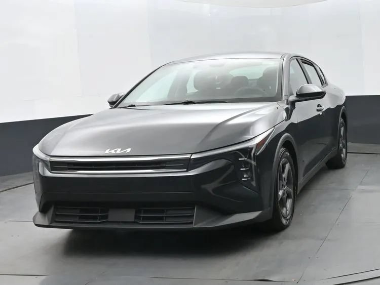 Used 2025 Kia K4 FWD image 1