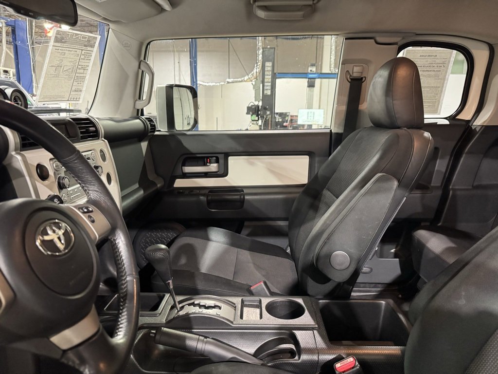 Used 2011 Toyota FJ Cruiser 2WD image 12