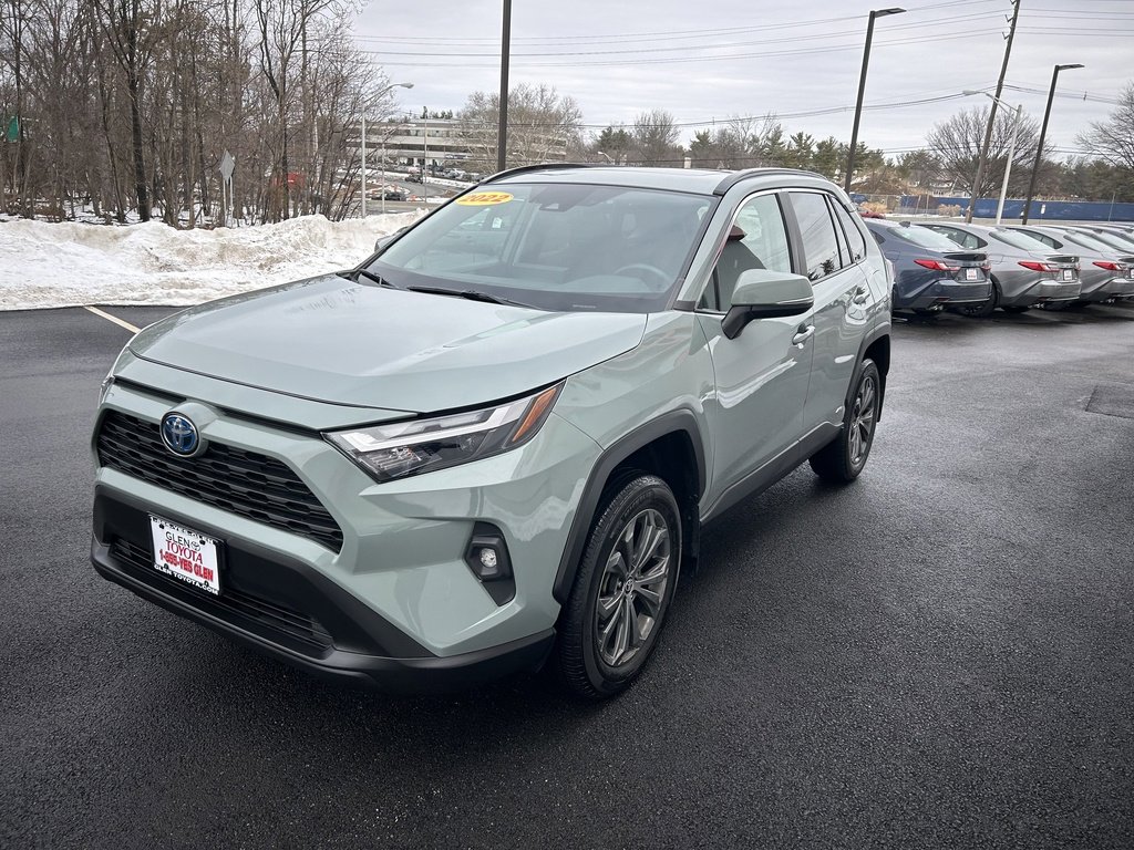Used 2022 Toyota RAV4 XLE Premium image 2