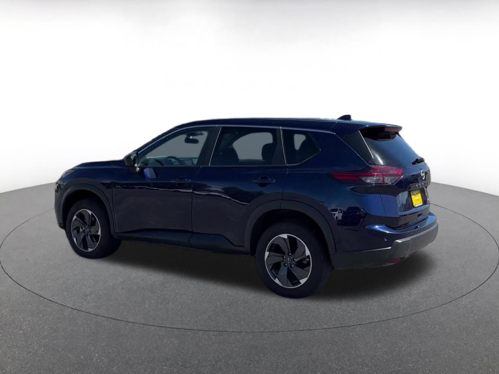 Used 2025 Nissan Rogue SV AWD/4WD image 9