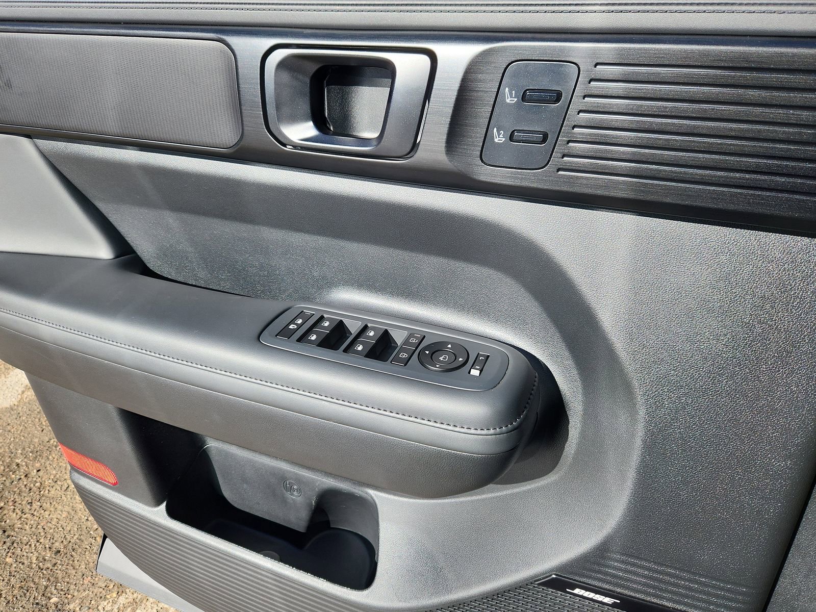 Used 2025 Hyundai Santa Fe Calligraphy image 9