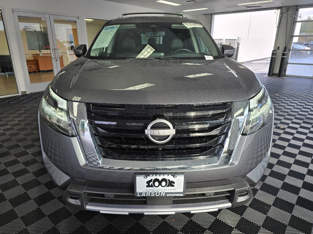 Used 2025 Nissan Pathfinder SL w/ SL Premium Package image 9