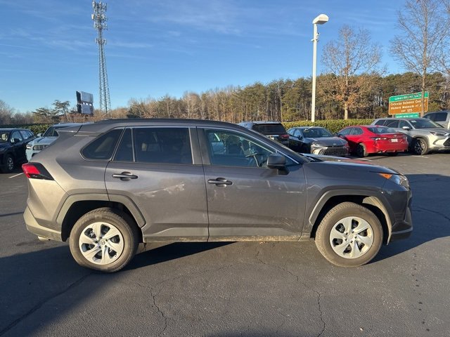 Used 2019 Toyota RAV4 LE image 5