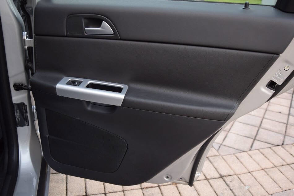 Used 2011 Volvo V50 T5 image 73