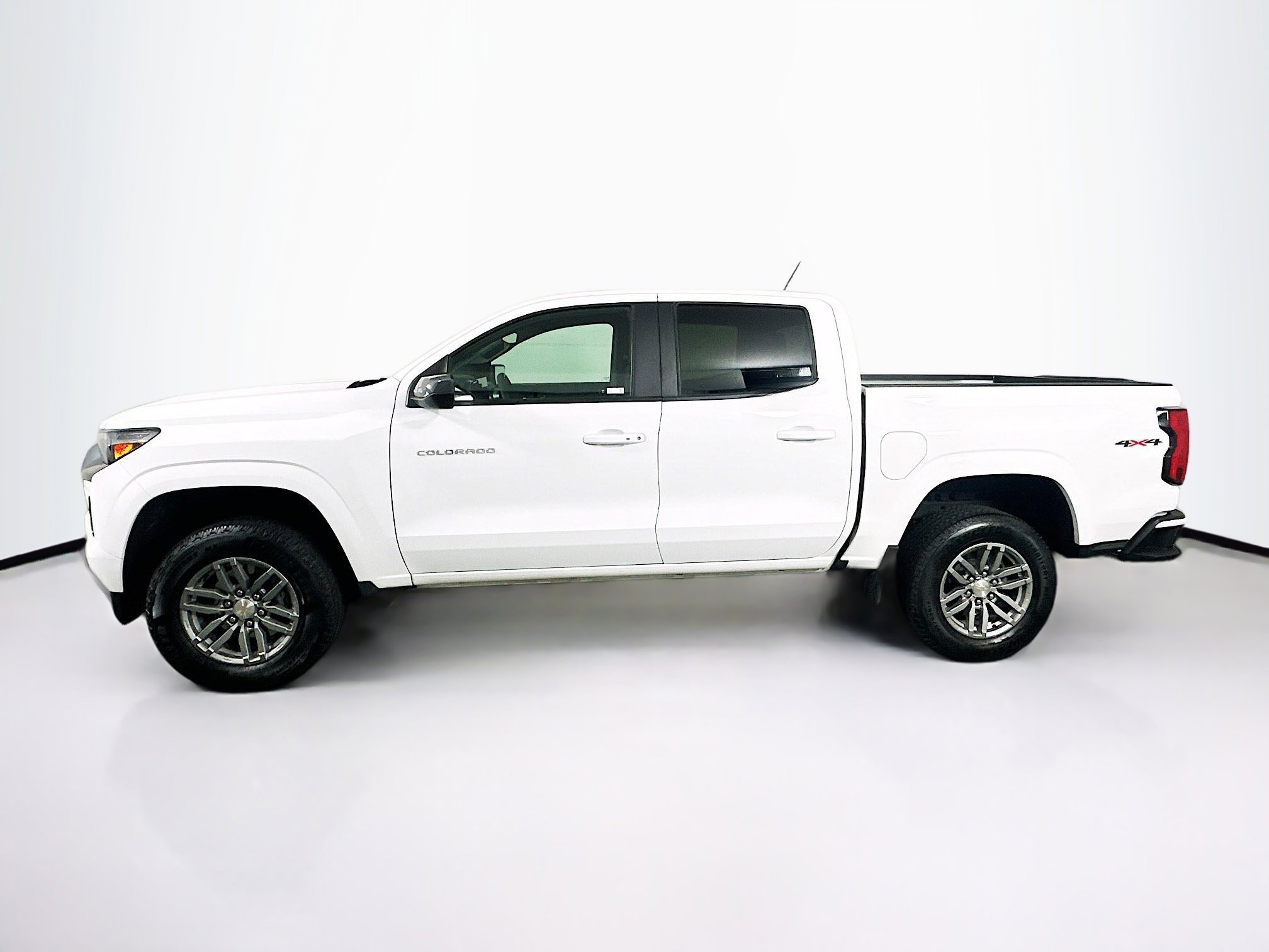 Used 2024 Chevrolet Colorado LT image 4